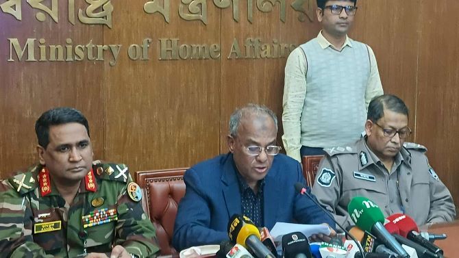 নির্বাচনী নিরাপত্তায় ব্যবহার হবে ডগ স্কোয়াড ও ড্রোন: স্বরাষ্ট্র উপদেষ্টা