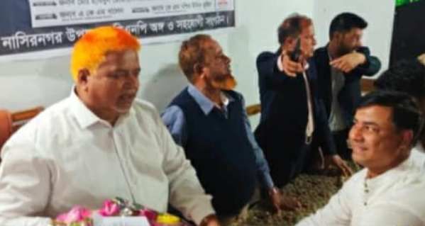 সাংসদ এম এ হান্নান কে জাতীয় প্রেসক্লাব কর্মচারী ইউনিয়নের ফুলেল শুভেচ্ছা