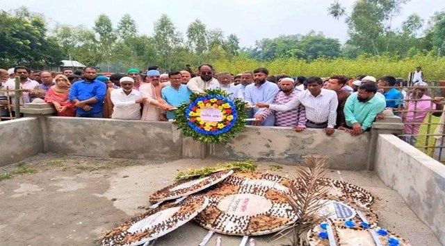 মাহেরীন চৌধুরীর সমাধিতে শ্রদ্ধা নিবেদন  কৃষকদলের সহ-সভাপতি ভিপি ইব্রাহিম