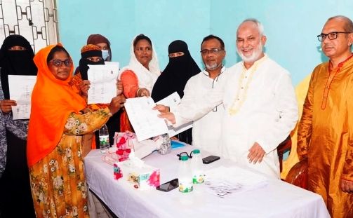 কেসিসির ৩১নং ওয়ার্ডে গর্ভবতী মায়েদের মাঝে আর্থিক সহায়তার ফরম বিতরণ