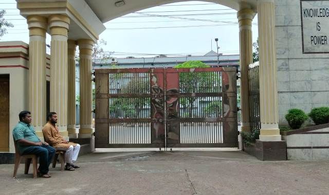 নিস্তব্ধ ক্যাম্পাসেই কাটছে তাদের ঈদ