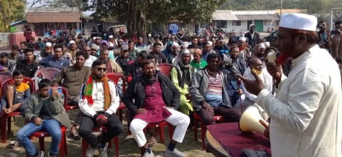 ডুমুরিয়ায় উঠান বৈঠক চাঁদাবাজ ও দখলবাজদের হাতে রাষ্ট্রীয় ক্ষমতা গেলে কেউই নিরাপদ থাকবে না