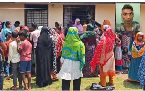 খুলনার রুপসা আইচগাতি এলাকায় ছেলের লাঠির আঘাতে মায়ের মর্মান্তিক মৃত্যু হয়েছে