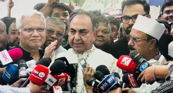 একটি লোক নির্বাচন চায় না: মির্জা আব্বাস