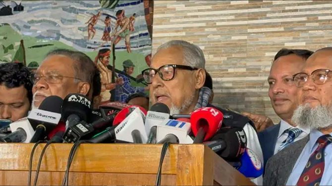 বিএনপি গণভোটে ‘হ্যাঁ’ ভোট দেবে, জানালেন নজরুল ইসলাম খান