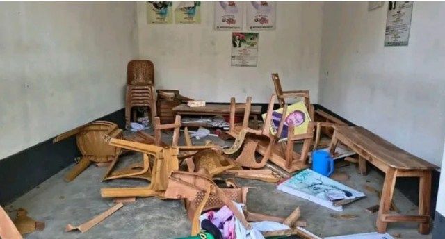 মেহেরপুরে বুড়িপোতা ইউনিয়নের ৩নং ওয়ার্ড বিএনপি কার্যালয়ে হামলা-ভাঙচুর