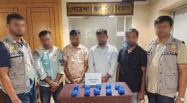 ১০০০০ পিস ইয়াবা ও মাদকদ্রব্য পরিবহনে ব্যবহৃত মাইক্রোবাসসহ চার মাদক কারবারিকে গ্রেফতার