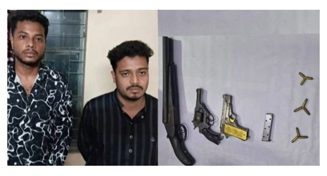 খুলনার ফুলতলায় তিনটি অস্ত্র ও ৯ রাউন্ড গুলি সহ দুই জন যুবক কে আটক করেছে পুলিশ