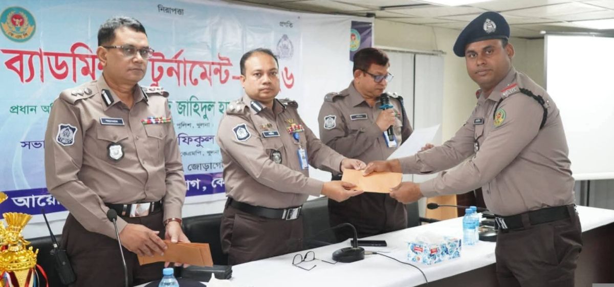 কেএমপি কমিশনারের সাথে ট্রাফিক সদস্যদের মতবিনিময় সভা ও পুরস্কার বিতরণী অনুষ্ঠিত