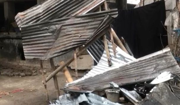 বরুনা গ্রামের সুমাইয়া বেগমের বাড়ি তে হামলা ভাঙচুর ও লক্ষাধিক টাকার ক্ষয়ক্ষতি হয়েছে