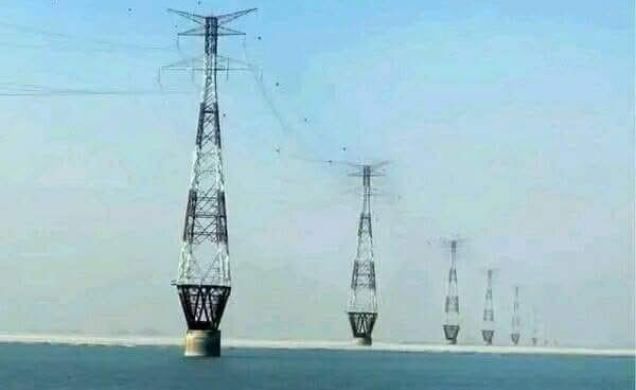 জাতীয় গ্রিড টাওয়ারের পাশে নিষেধাক্কা সত্বেও অবৈধ বালু উত্তোলন, ঝুঁকিতে বিদ্যুৎ অবকাঠামো ও জনবসতি