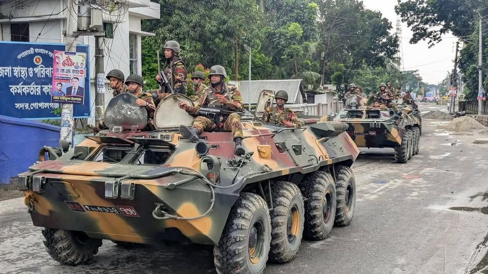 গোপালগঞ্জে এনসিপি'র পদযাত্রা'য় রক্তক্ষয়ী সংঘর্ষের পর চলছে কারফিউ. জেলাজুড়ে থমথমে পরিবেশ