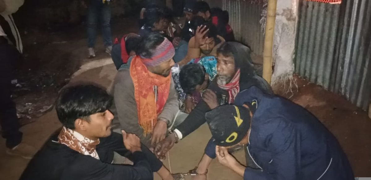 আশুলিয়ায় মাদকবিরোধী অভিযানে ১৪ জন আটক, প্রত্যেকের ৬ মাসের কারাদণ্ড