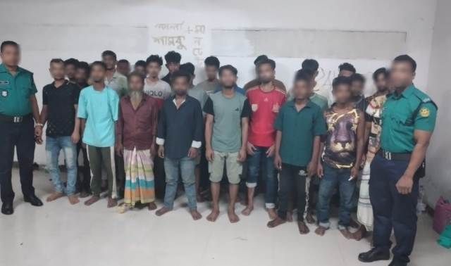 মোহাম্মদপুর থানা পুলিশের বিশেষ অভিযানে বিভিন্ন অপরাধে জড়িত ২৬ জন গ্রেফতার