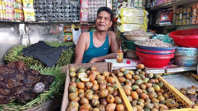 সৈয়দপুরে দাম বেড়েছে সুপারির, পানসেবীদের মাথায় হাত