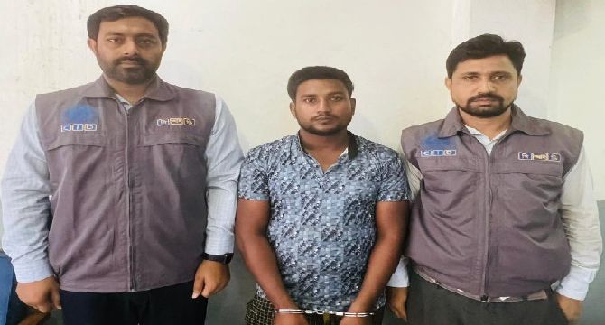 অনলাইনে প্রতারণাকারী চক্রের মূল হোতাকে গ্রেফতার করেছে সিআইডি
