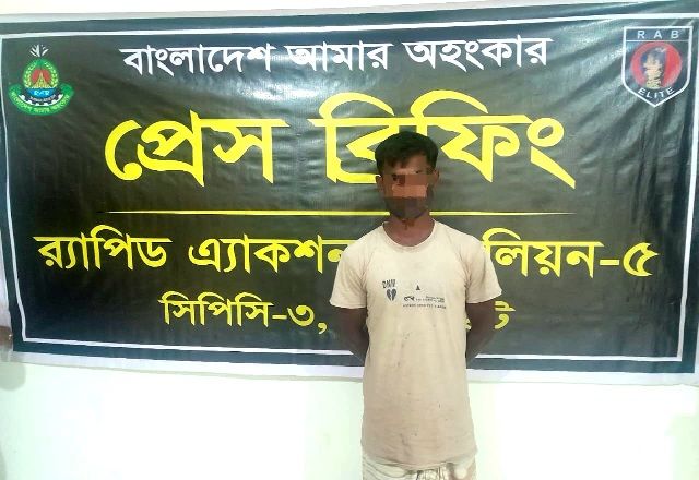 পত্নীতলায় হত্যা মামলার আসামী গ্রেফতার