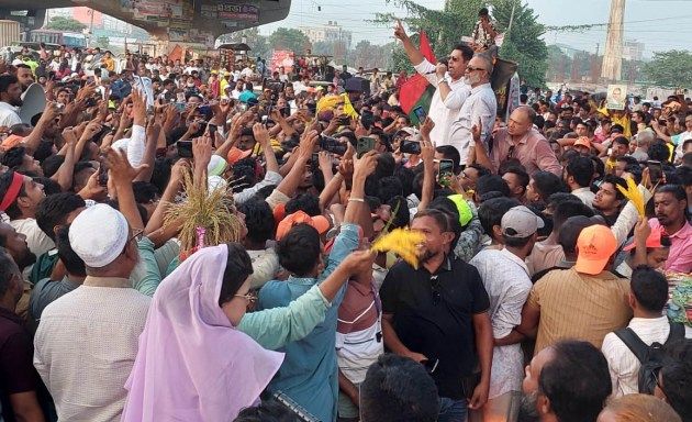 জাতীয় বিপ্লব ও সংহতি দিবসে রূপগঞ্জে আলোচনা সভা: হাতি ও ঘোড়ার গাড়ি নিয়ে শোভাযাত্রা