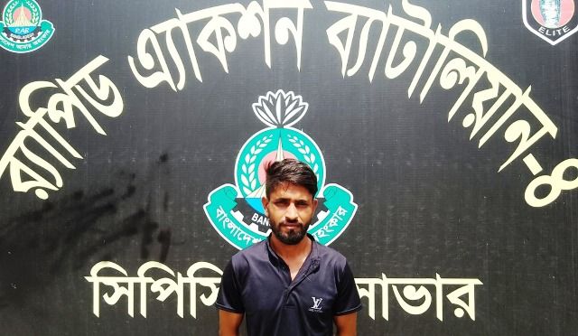 আশুলিয়ায় আনন্দ রয় বাসফোর  হত্যাকাণ্ডের প্রধান আসামি হৃদয় আহমেদ গ্রেফতার