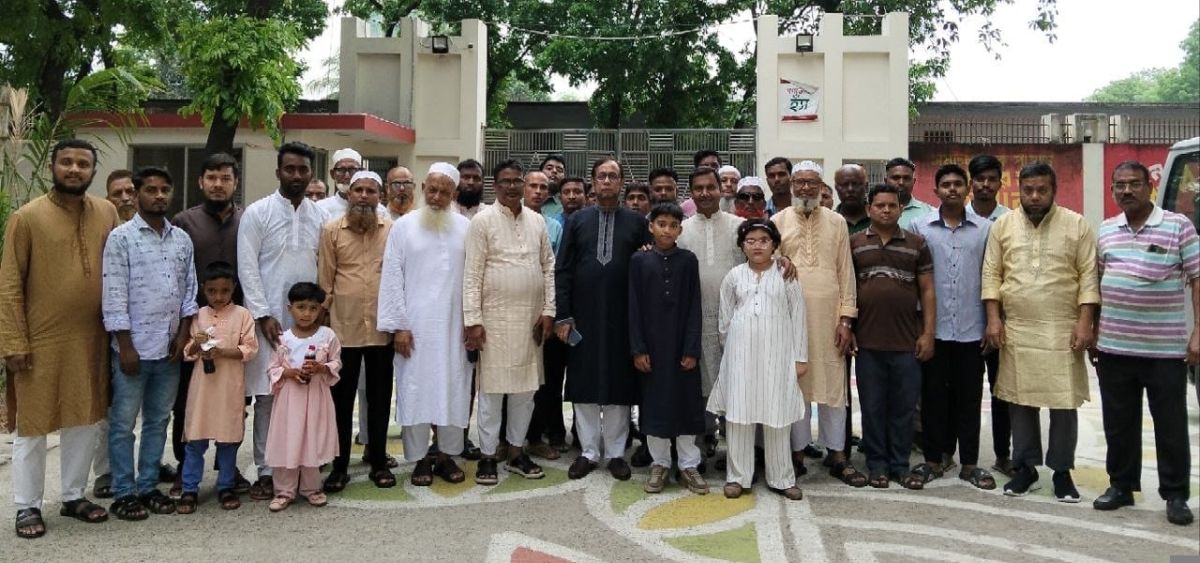 পরিবার ছেড়ে ক্যাম্পাসের পাহারায় যারা, তাঁদের সঙ্গে ঈদ কাটালেন বুটেক্সের উপাচার্য