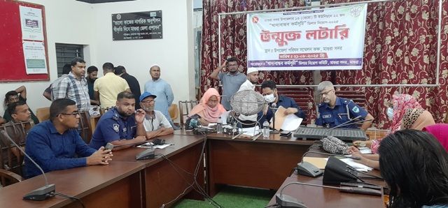 মাগুরা সদর উপজেলায় উন্মুক্ত লটারীর মাধ্যমে ২২ জন ও এম এস ডিলার নিয়োগ