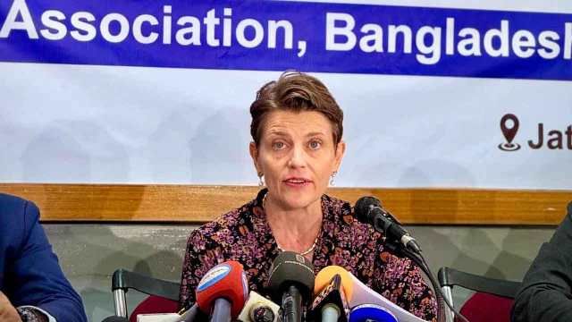 আ. লীগ না থাকলেও নির্বাচন ‘অন্তর্ভুক্তিমূলক’ হতে পারে: গোয়েন লুইস
