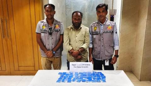 ১০০০০ পিস ইয়াবা ও মোটরসাইকেলসহ এক মাদক কারবারিকে গ্রেফতার করেছে ডিবি