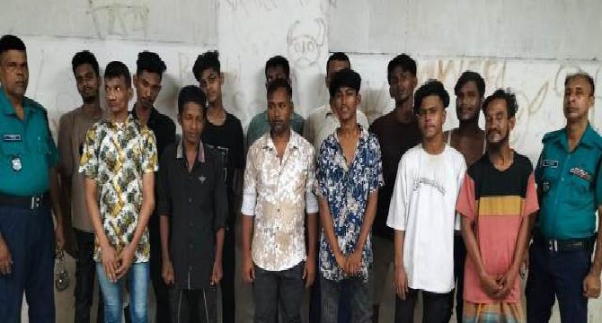 বিশেষ অভিযানে বিভিন্ন অপরাধে জড়িত ১৩ জনকে গ্রেফতার করেছে মোহাম্মদপুর থানা পুলিশ