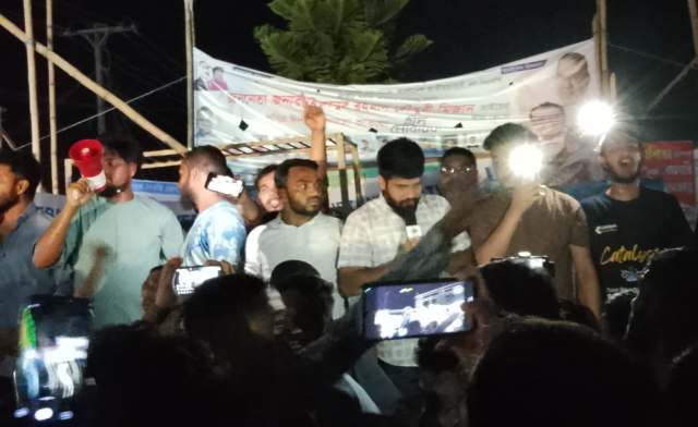 ছাতকে গোপালগঞ্জ হামলার প্রতিবাদে বৈষম্যবিরোধী ছাত্র আন্দোলনের বিক্ষোভ মি‌ছিল ও প্রতিবাদ সভা অনু‌ষ্টিত