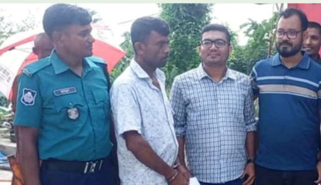 খুলনায় অবৈধভাবে এলপিজি গ্যাস সিলিন্ডার রিফিলের অপরাধে ব্যবসায়ীকে আটক