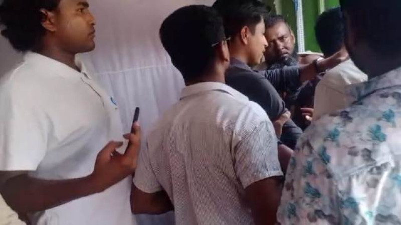 পাথরঘাটায় প্রেসকাবে ডুকে সাবেক ছাত্রদল নেতার হামলা, সাংবাদিকসহ লাঞ্ছিত ৫