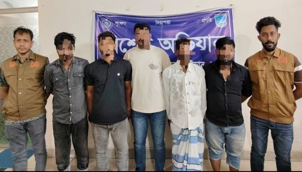 ডিবি পুলিশের পৃথক অভিযানে দুই ডাকাত ও কিশোর গ্যাংয়ের তিন সদস্যসহ ৫জন গ্রেফতার