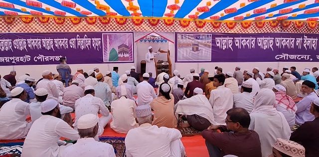 জয়পুরহাটে ধর্মীয় ভাবগাম্ভীর্যের মধ্য দিয়ে ঈদুল আযহা উদযাপন