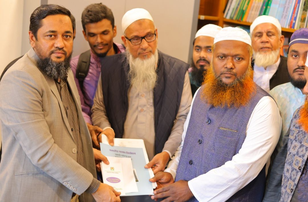 মনোনয়নপত্র সংগ্রহ করলেন ঢাকা-৫ আসনে হাতপাখার প্রার্থী হাজী মোঃ ইবরাহীম
