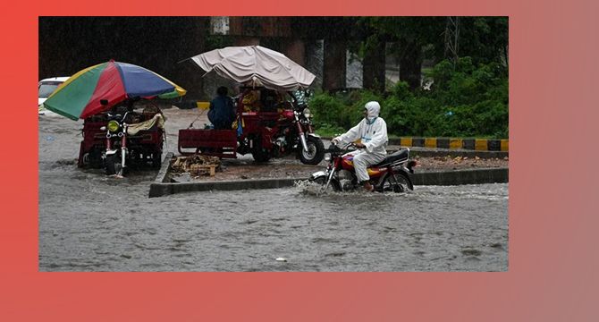 পাকিস্তানে ঝড়-বৃষ্টিতে প্রাণ গেলো ১৩ জনের