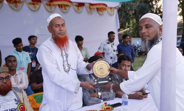 সাভারে বিরুলিয়া রাজারবাগ মিনিবার নাইট ফুটবল টুর্নামেন্ট ফাইনাল খেলা-২০২৫ অনুষ্ঠিত
