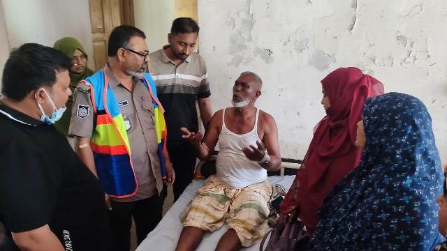 পদ্মা নদীতে নৌ পুলিশের উপর দুর্বৃত্তদের হামলা; গুলিতে পুলিশসহ আহত ৬