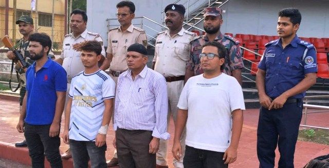 ভারতে জেল খেটে বেনাপোল দিয়ে স্বদেশে ফিরলো ৪ যুবক