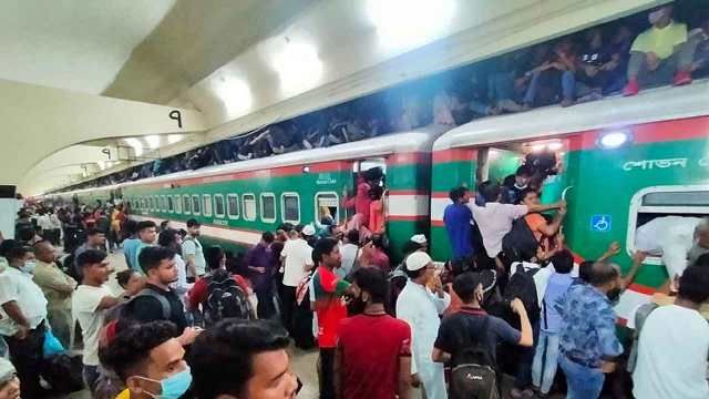 ঈদের ফিরতি যাত্রায় সবাইকে মাস্ক পরার অনুরোধ রেলপথ মন্ত্রণালয়ের