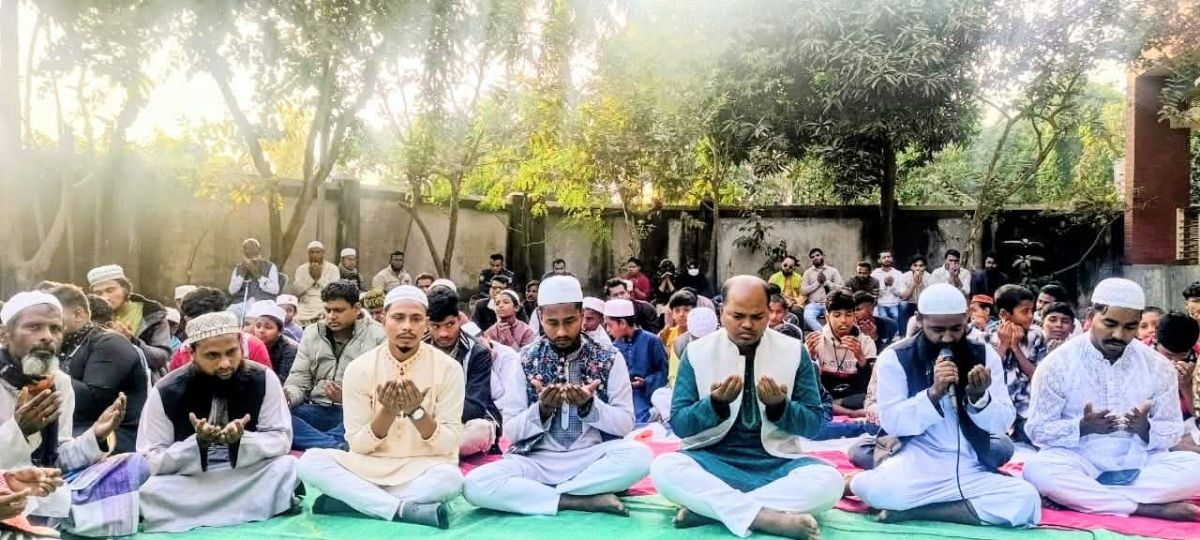 শহীদ ওসমান হাদীর ত্যাগই আমাদের প্রেরণা: রূপগঞ্জে জাতীয় নাগরিক পার্টির দোয়া মাহফিল