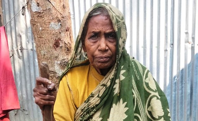 ম্বাধীনতার ৫৫ বছর পরেও মৃত: বীর মুক্তিযোদ্ধার স্ত্রীর দিন কাটে ভিক্ষা করে