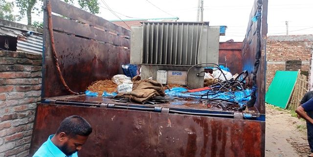 সৈয়দপুরে গোডাউনে পাওয়া গেলো চোরাই ট্রান্সফরমা, মূল্যবান সরঞ্জাম ,ট্রাক জব্দ,  আটক ১