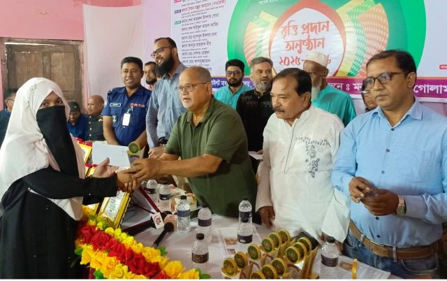 ফকিরহাটে ৮৭ জন মেধাবী ও দরিদ্র  শিক্ষার্থীদের বৃত্তি প্রদান