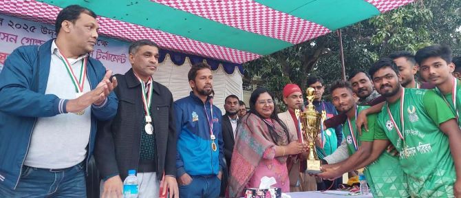 তানোরে  ফাইনাল খেলায় কামারগাঁ ইউনিয়ন চাম্পিয়ন