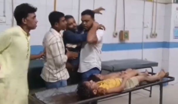 খুলনার দরবেশ মোল্লার গলিতে নানিসহ দুই নাতিকে হত্যা: ৩১ নম্বর ওয়ার্ডে নৃশংস ট্রিপল মার্ডার