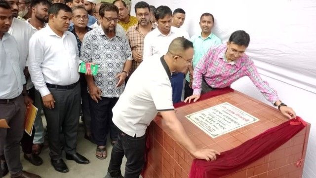 পৌর মুক্ত মঞ্চের নির্মাণ কাজের ভিত্তি প্রস্তর স্থাপন