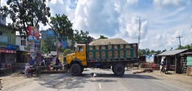 বাগেরহাটে চারটি আসন বহালের দাবীতে সর্বদলীয় কর্মসূচির অংশ ৪৮ ঘন্টা হরতাল চলছে