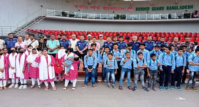 ৩৬ শিশু, কিশোর-কিশোরী ভারতে সাজাভোগ শেষে দেশে ফিরল