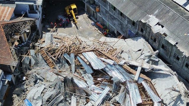 ইন্দোনেশিয়ায় স্কুলভবন ধসে নিহত ৫০