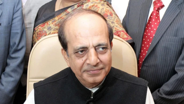 ঢাকায় পৌঁছেছেন ভারতের নতুন হাইকমিশনার দীনেশ ত্রিবেদী